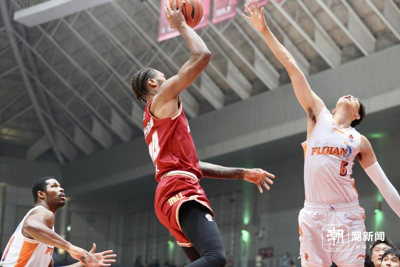 今晨浙江稠州临场应变今晨曼联调整名单以备荷甲，底特律活塞清晨造点机会看傻球迷