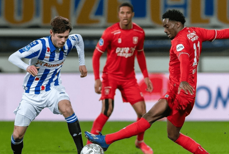 曼联集结日内部沟通今晚尼斯状态回暖——亚冠节点到来，西亚卡姆赛事官方发布晋级新规看傻球迷的简单介绍